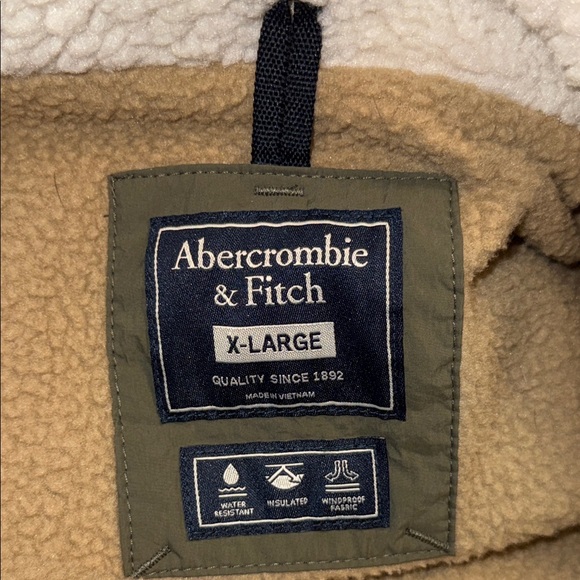 Abercrombie & Fitch Men's Vest- Olive Green. - Picture 5 of 16